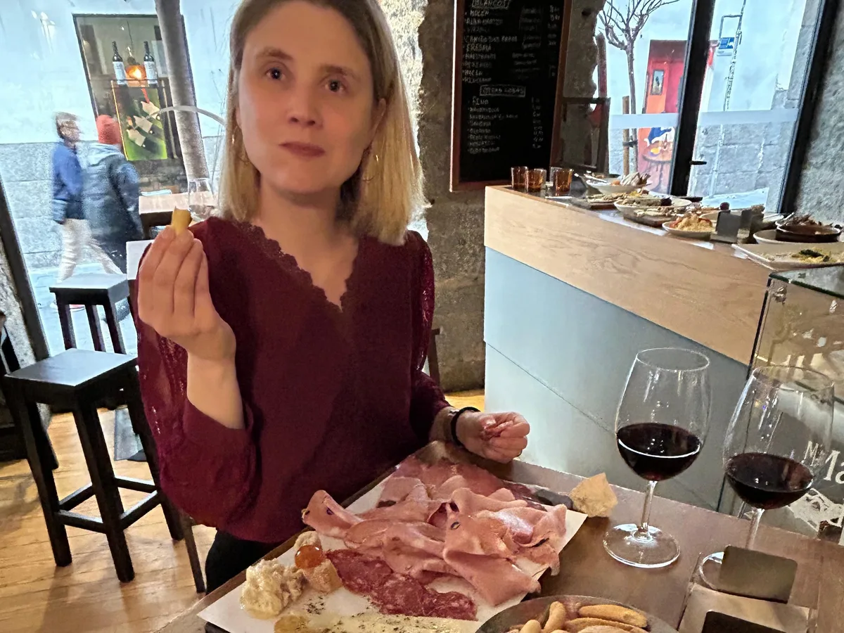 I moved from the US to Spain and lost over 15 pounds without dieting. I still eat bread and pastries and drink beer.