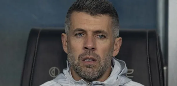 Inter demite técnico Paulo Pezzolano após apenas duas vitórias no pós-Copa