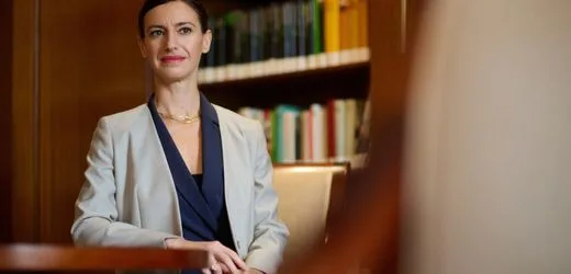 Flavia Zaka: Cem Özdemirs Frau wehrt sich gegen Kritik an Interview auf Englisch