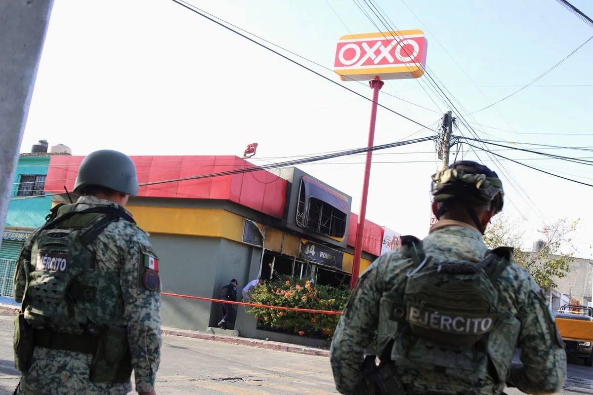 Gobierno de México destaca reducción de robos con violencia en tiendas del Oxxo: cae un 15% del delito