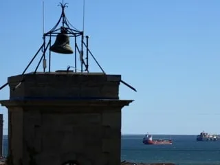 Hausse du prix du carburant : des dizaines de pêcheurs bloquent un dépôt pétrolier à Fos-sur-Mer ce mardi