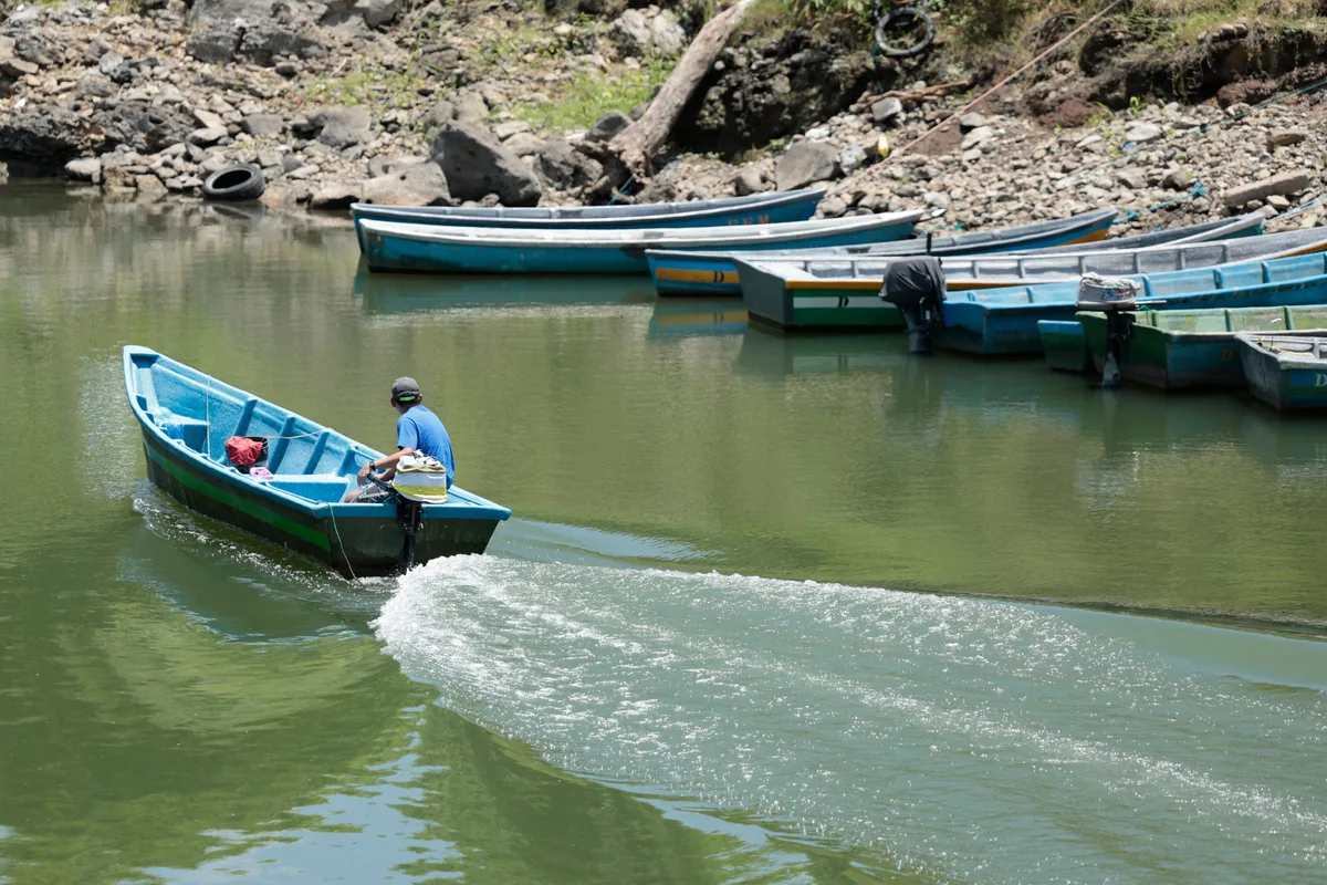 El bajo nivel del lago Güija alarma a comunidades de El Salvador y Guatemala