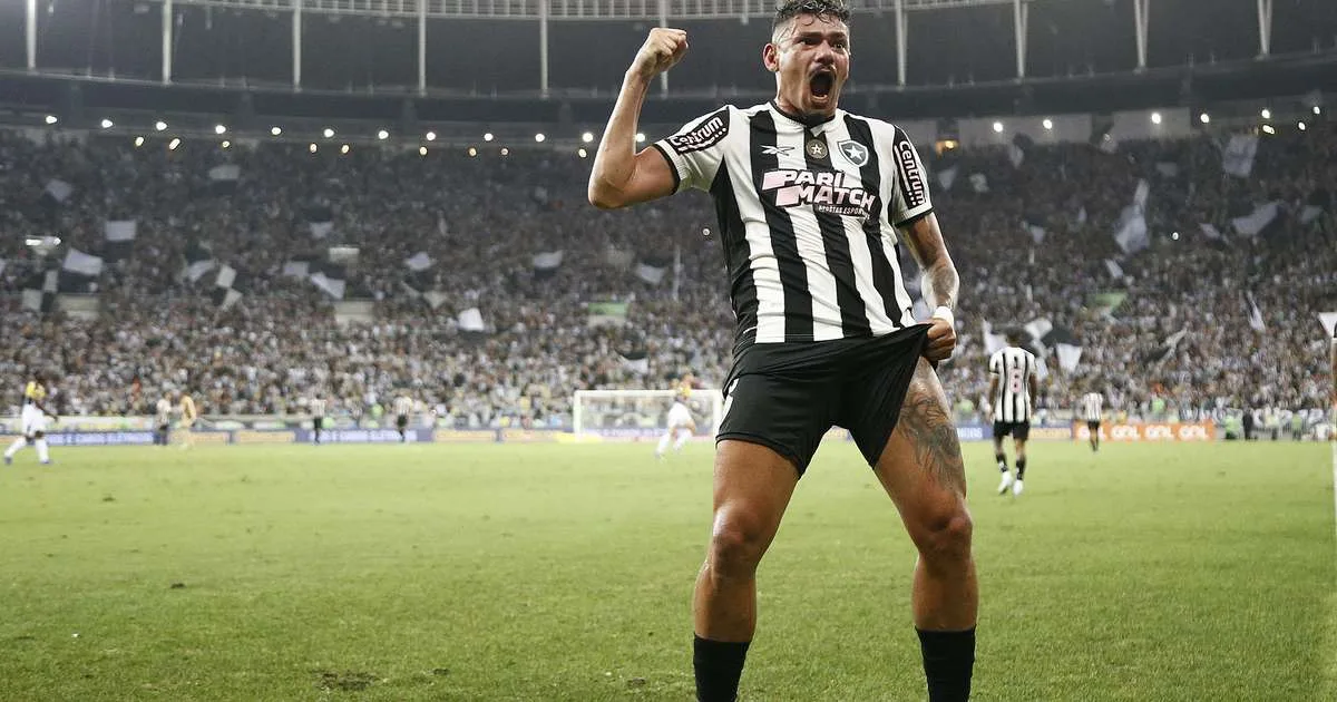 Tiquinho Soares encaminha retorno ao Botafogo