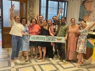 « Comme à la maison » : dans ce restaurant participatif, on cuisine et on mange avec des gens qu’on ne connaît pas