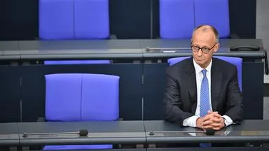 Erst bröckelt die Autorität, dann die Macht