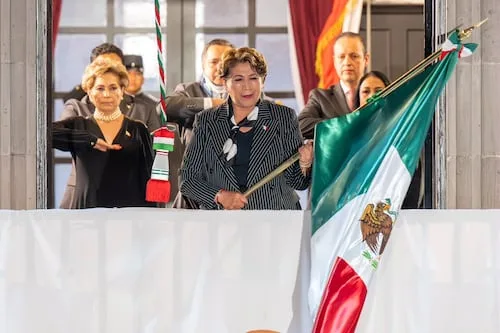 Reúne Grito de Independencia a 30 mil personas en Toluca; incluyó espectáculo de drones