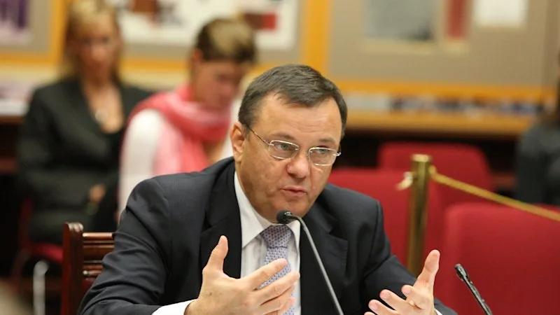 Former planning minister engaged to help Bathla in weeks before collapse