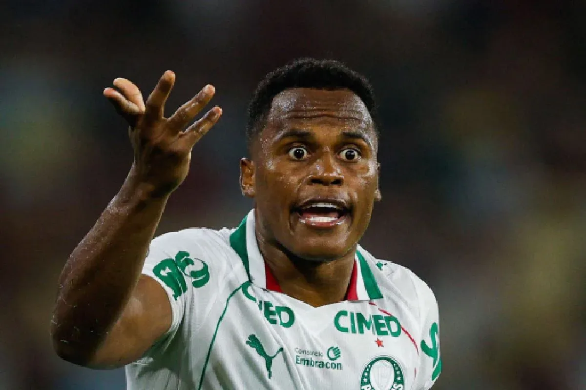Jhon Arias responde às vaias da torcida do Fluminense após vitória do Palmeiras
