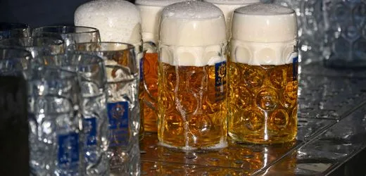 Oktoberfest: Wiesnwirte überflügeln die Inflation - 400 Prozent Anstieg beim Bierpreis seit 1985