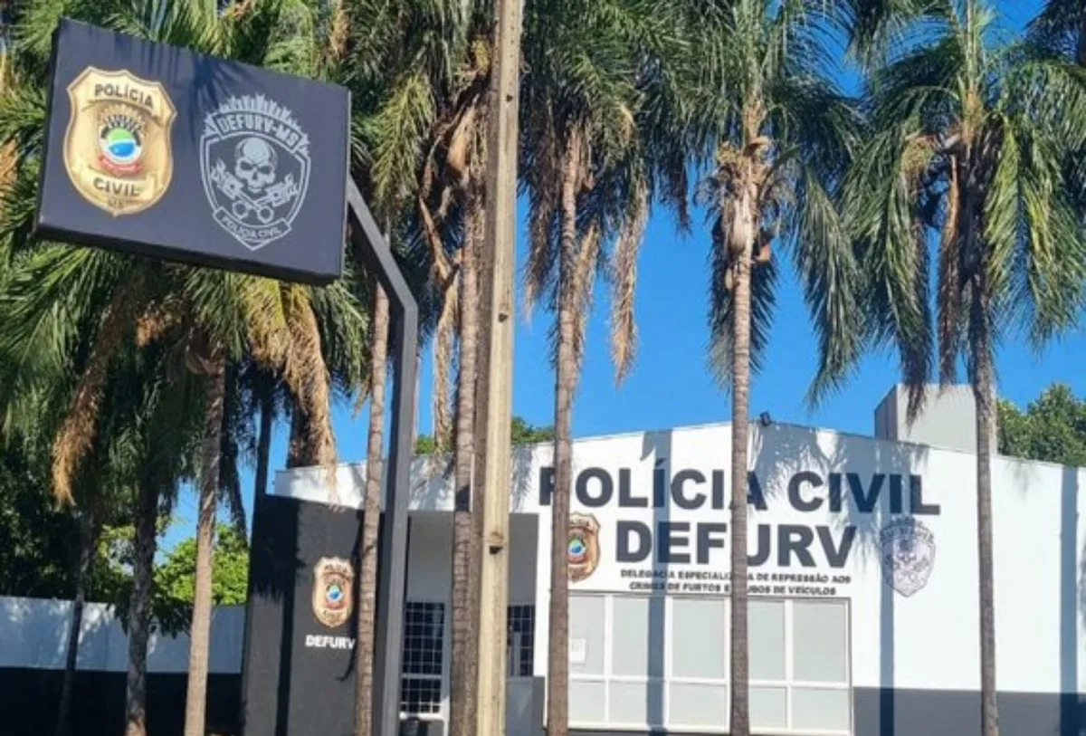 Mulheres são rendidas e mantidas em carro durante roubo em Campo Grande; 3 são presos