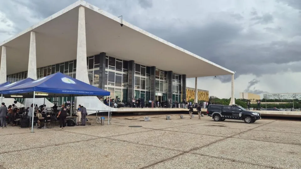 Ministros do STF demonstram distanciamento e trocam críticas durante sessão