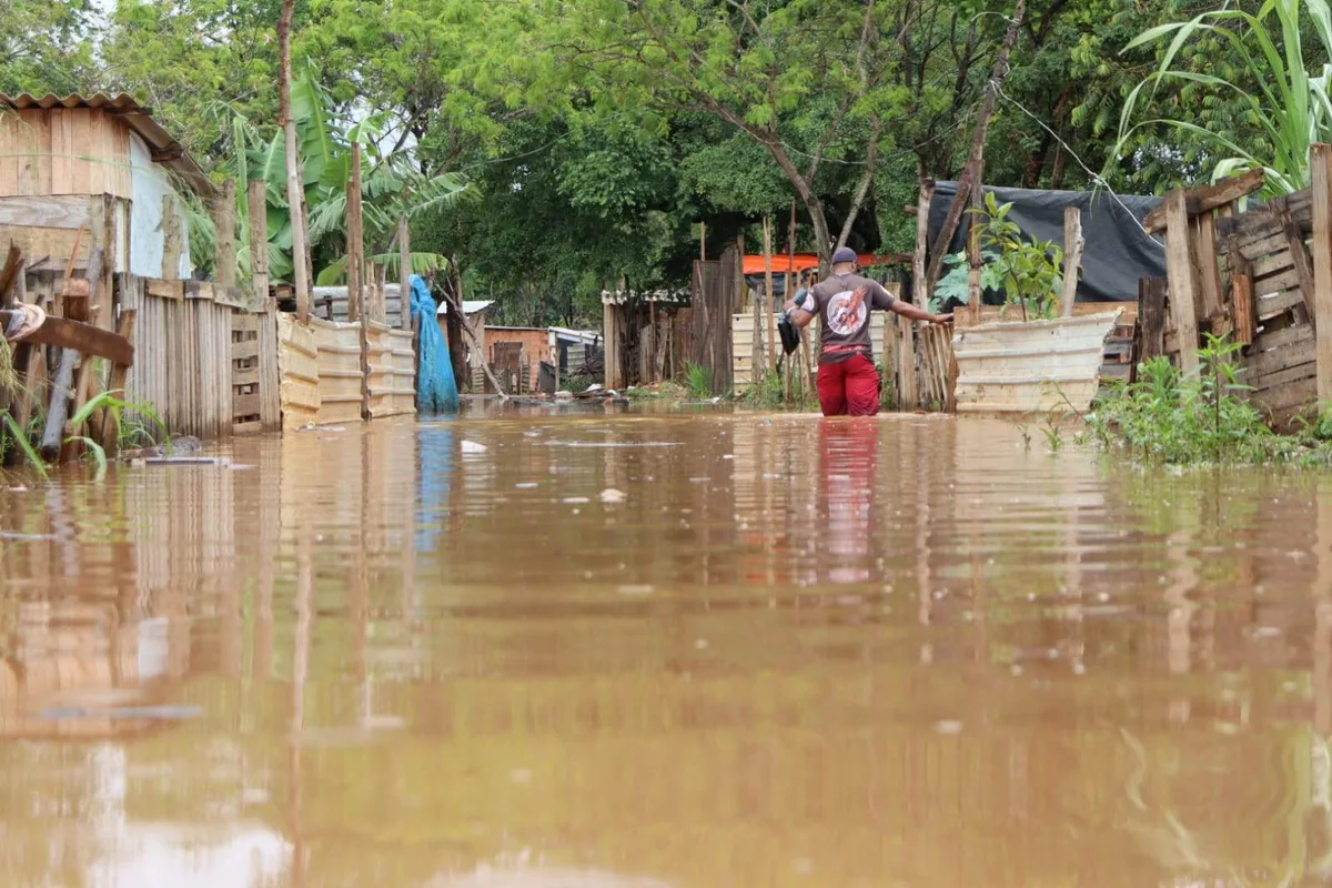 Após chuva forte, Prefeitura busca identificar famílias que precisam de ajuda