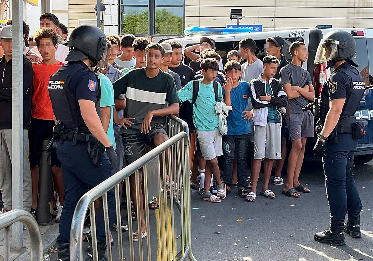 Detenido un menor marroquí por agresión sexual a tres niñas de entre 10 y 11 años en un centro tras la avalancha de Ceuta