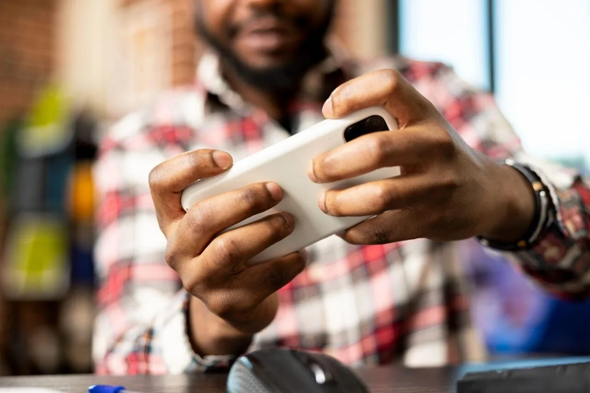 A mudança silenciosa nos jogos de fim de ano e no planejamento de compras mobile