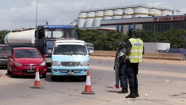 Polícia angolana deteve 251 condutores sem carta no último mês