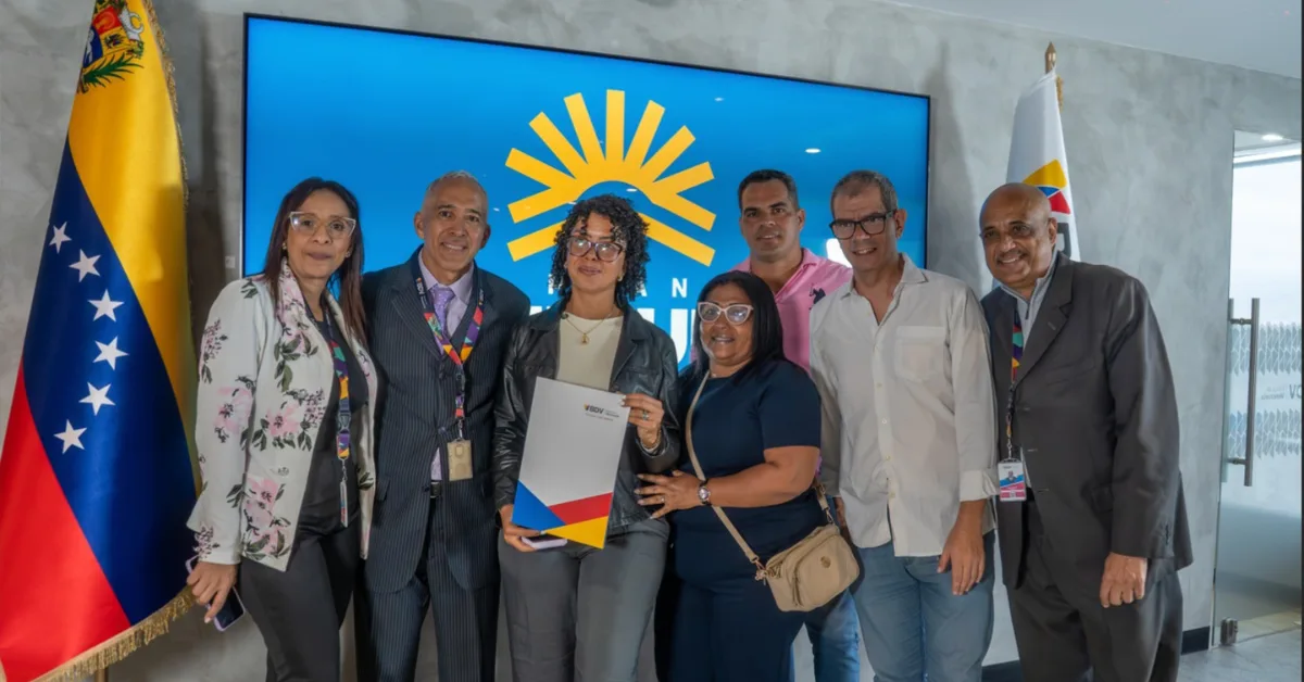 Banco de Venezuela entregó créditos a familias afectadas por el doblete sísmico