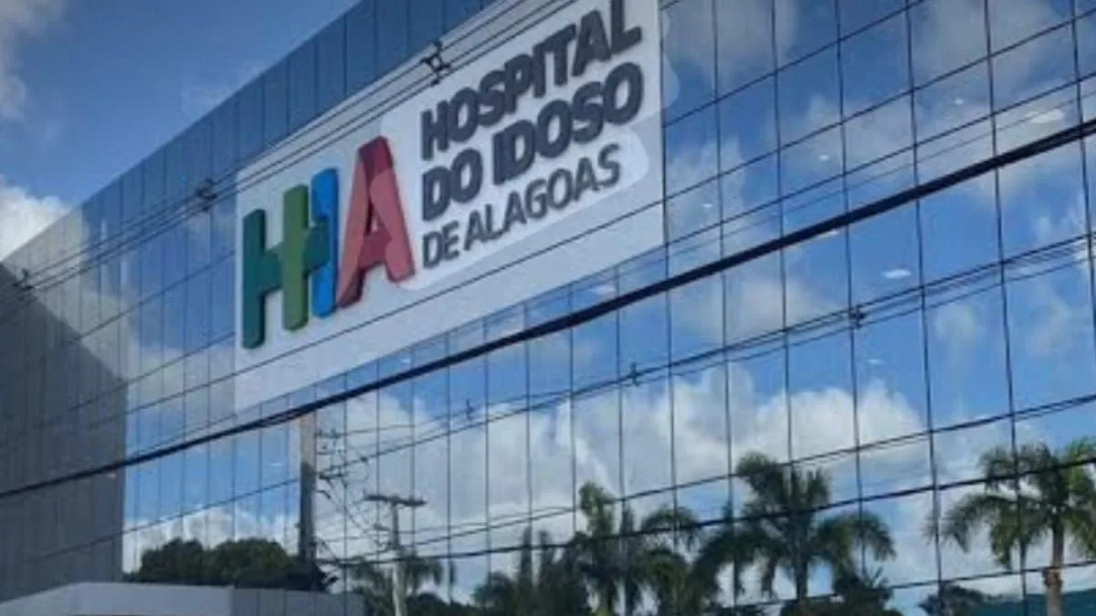 Hospital do Idoso vira alvo de reclamações três dias após inauguração e complica candidato em Alagoas