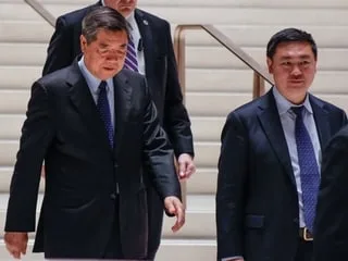 Washington et Pékin veulent instaurer un dialogue sur les risques liés à l’IA