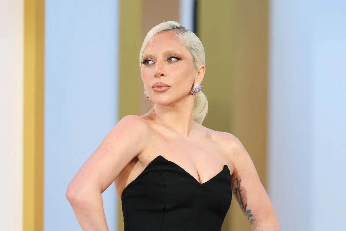 Lady Gaga e Michael Polansky têm primeiro filho, diz site