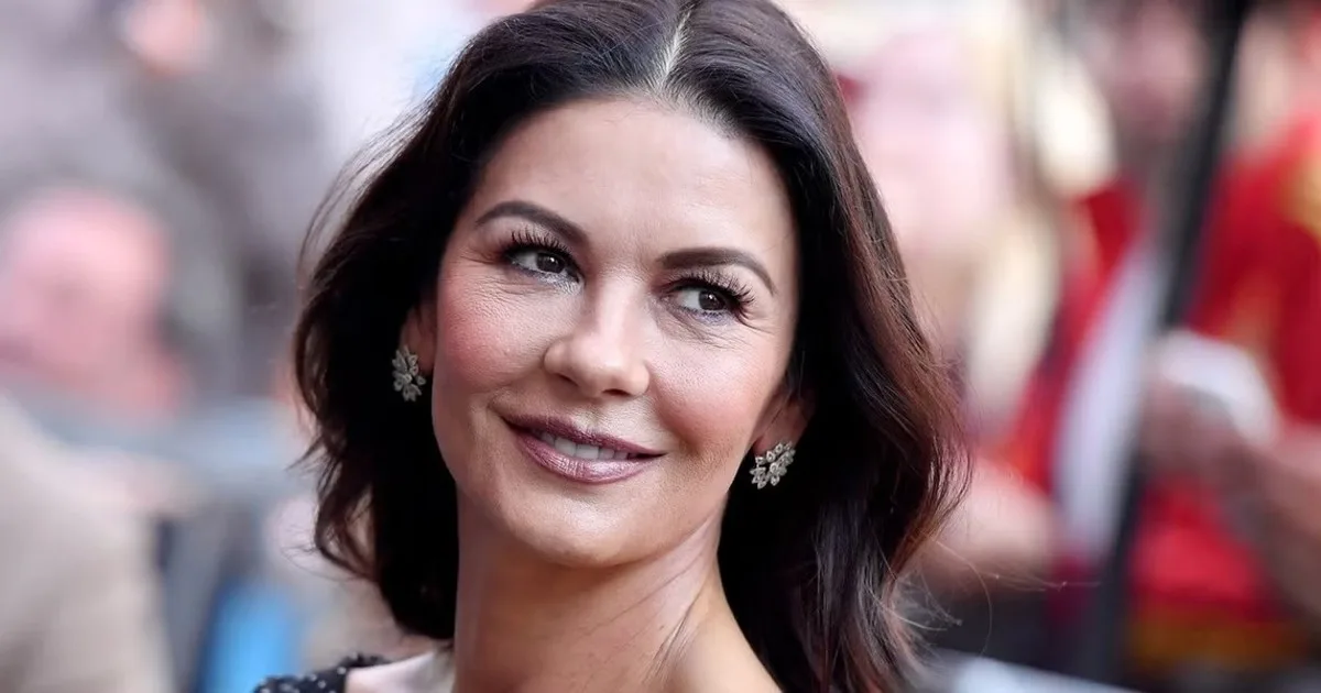 Catherine Zeta-Jones, actriz de Hollywood, 56 años: “En invierno desayuno avena caliente con bananas y azúcar morena”