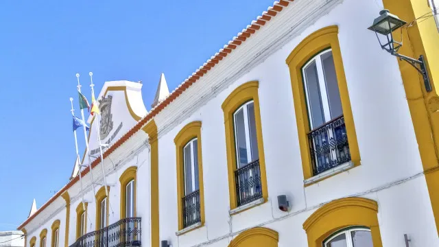 Câmara de Almodôvar reduz taxa de participação no IRS de 4% para 3%
