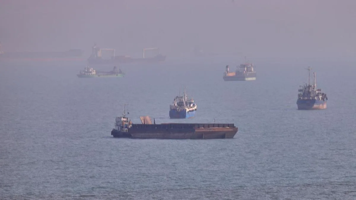 Two ships sink near Hormuz amid surge in attacks