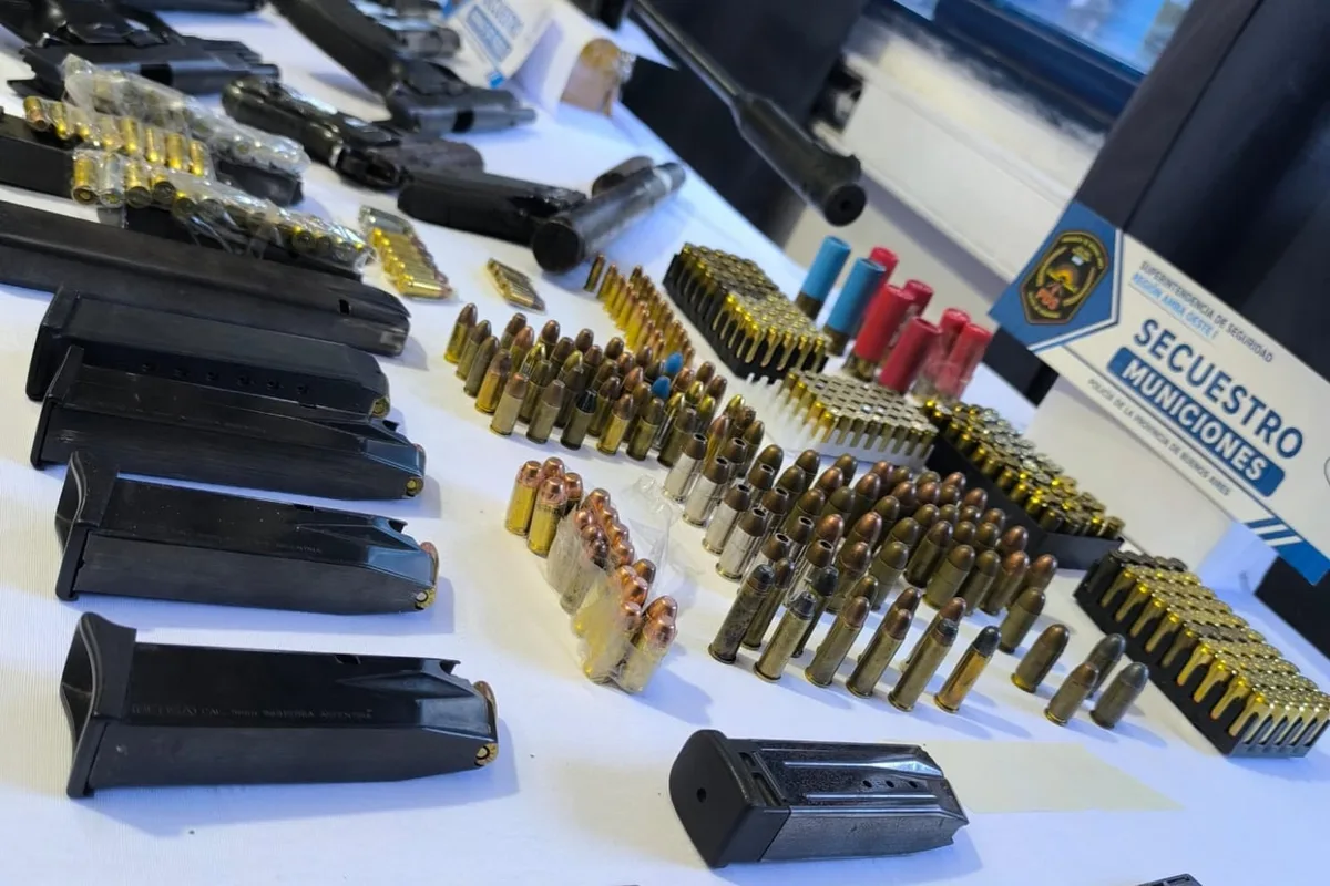 Desbarataron una organización narco que operaba en La Matanza y Merlo: un arsenal de guerra, drogas y millones de pesos en efectivo