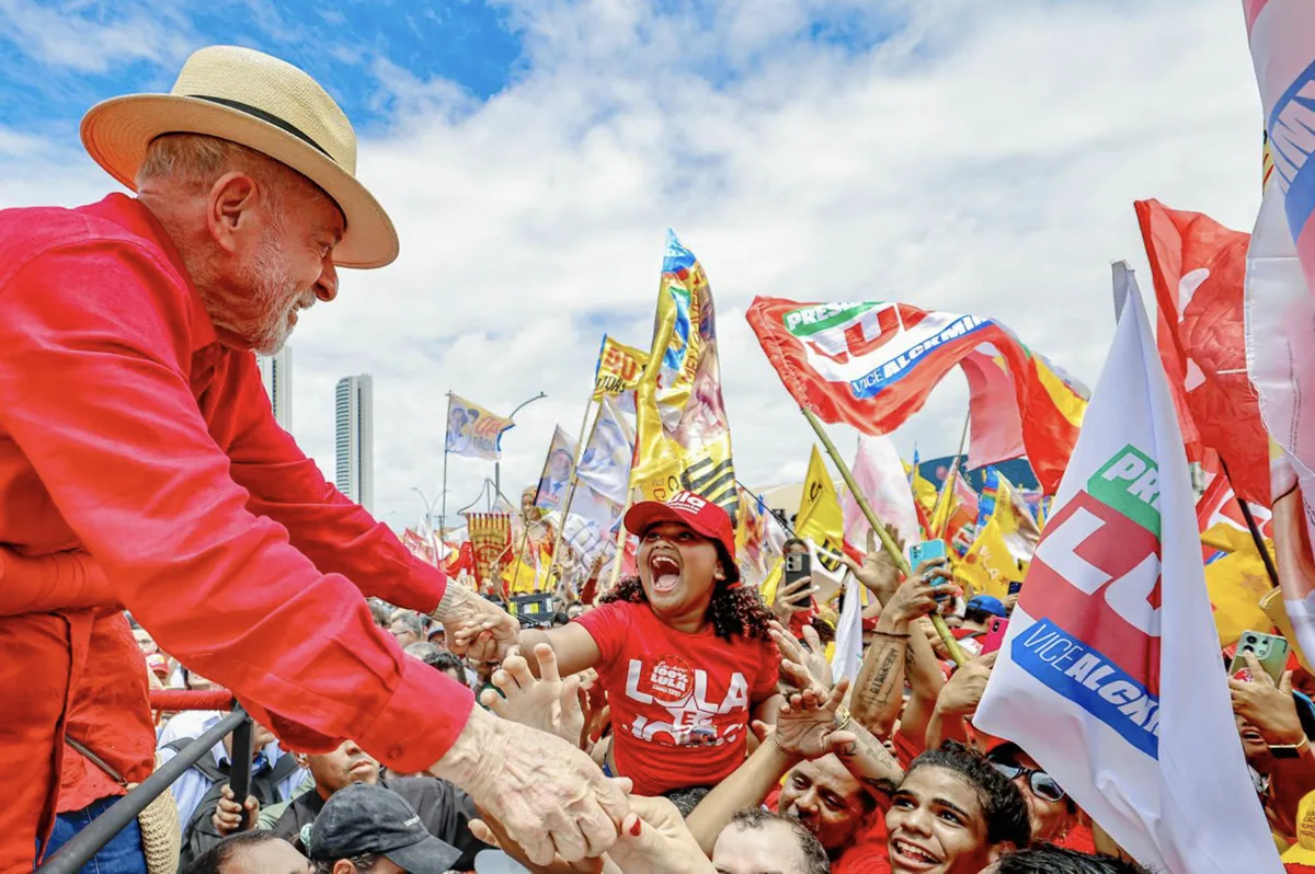 Quantos votos a abstenção pode ter tirado de Lula no primeiro turno