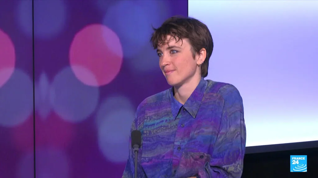 "Viser juste" d’Adèle Haenel : écrire pour se reconstruire