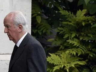 Mort d’Édouard Balladur : un registre de condoléances ouvert dans son fief, à la mairie du XVe arrondissement à Paris