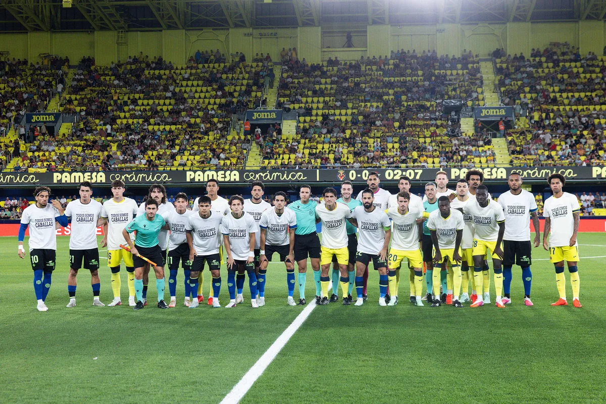 Lluvia de insultos a Abde por la camiseta de apoyo a Ceuta