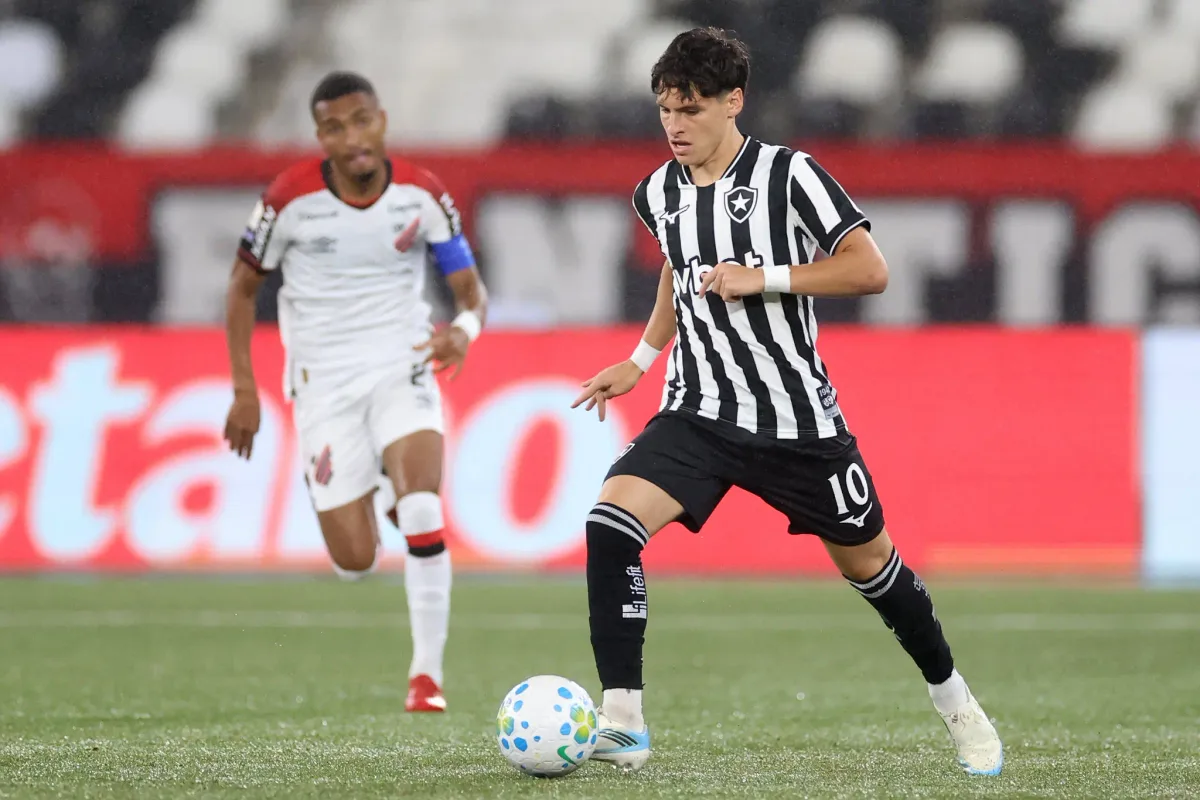Confira as fotos de Botafogo x Athletico-PR pelo Brasileirão