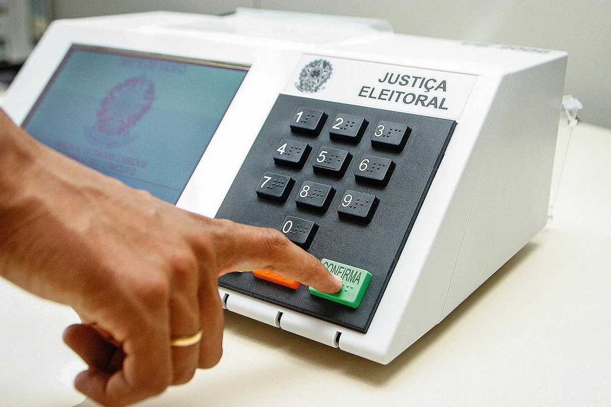 TSE nega que eleições de 2026 terão novo modelo de urna eletrônica