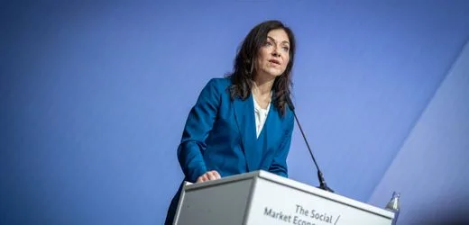 Gasspeicher in Deutschland: Staatsunternehmen sollen Speicher füllen