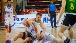 VÍDEO: jogadores em confronto no Clássico de basquetebol entre FC Porto e Sporting
