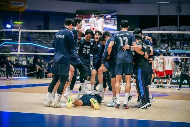 日열도 충격! “한국은 이기면 선수를 밟는다”…중국 꺾고 4강 진출! 韓배구 기세등등, 숙적 일본 사냥도 문제없다