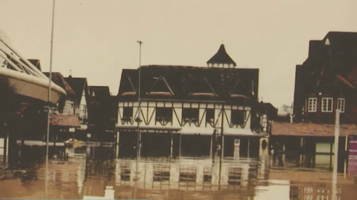 Oktoberfest Blumenau: a história surpreendente de uma festa que nasceu em meio às enchentes