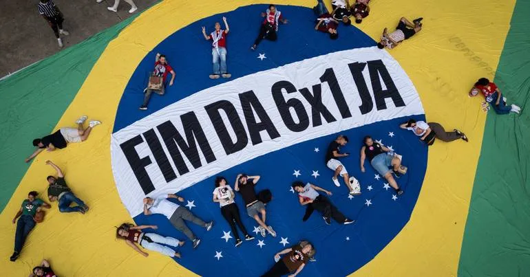 Brasil aprova redução de semana de trabalho sem cortes