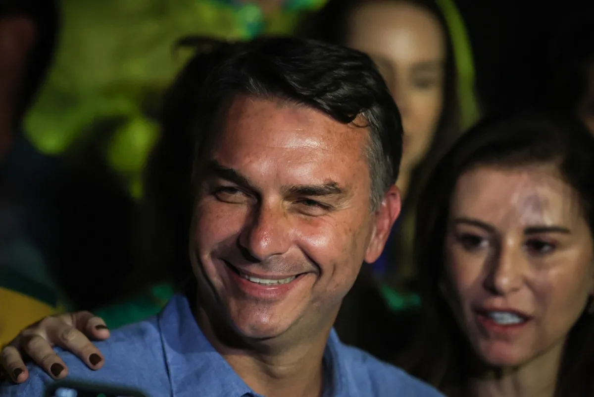 MDB planeja ato para declarar apoio de 16 diretórios estaduais a Flávio Bolsonaro