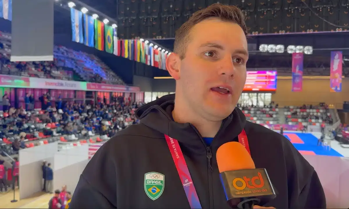 Giovani Felipin admite bronze amargo após punição no último segundo de luta