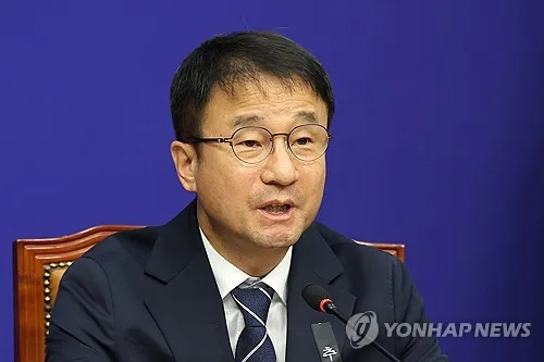 한병도 "오세훈, 한강버스 의혹 답해야…수사의뢰 왜 미뤘나"(종합)