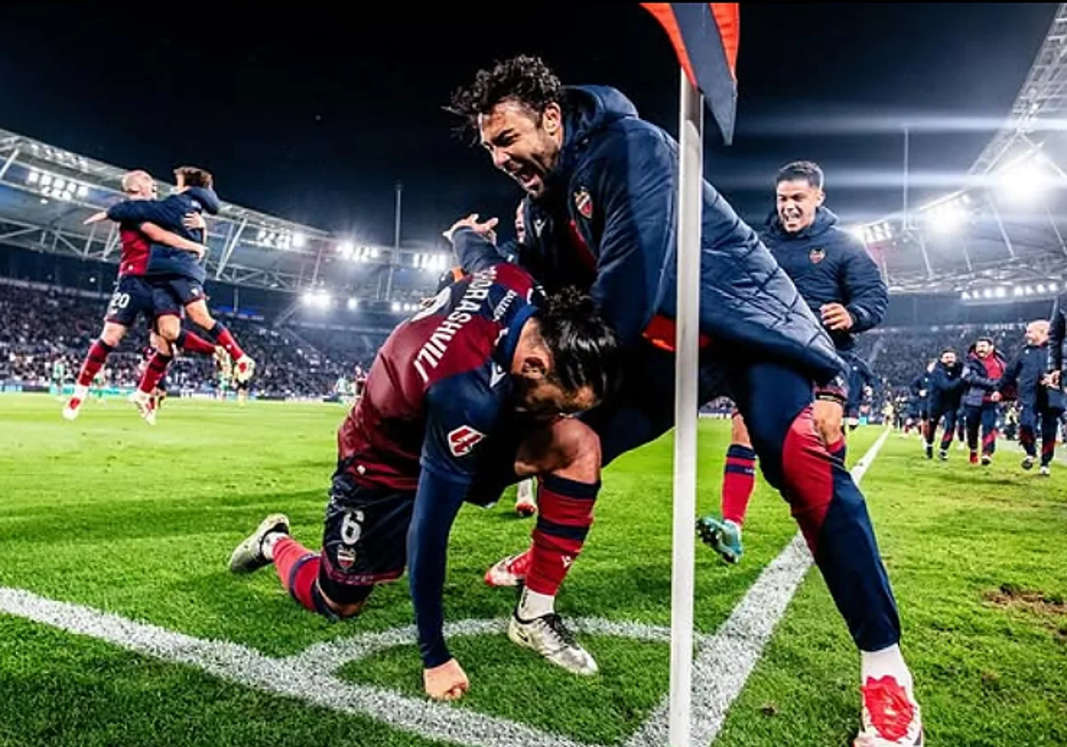 El día que Kochorashvili asistió como aficionado a un Sevilla - Barcelona: «Aún guardo la entrada»