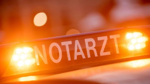 Unfall in Waschanlage: Mann betritt laufende Autowaschanlage und wird eingeklemmt