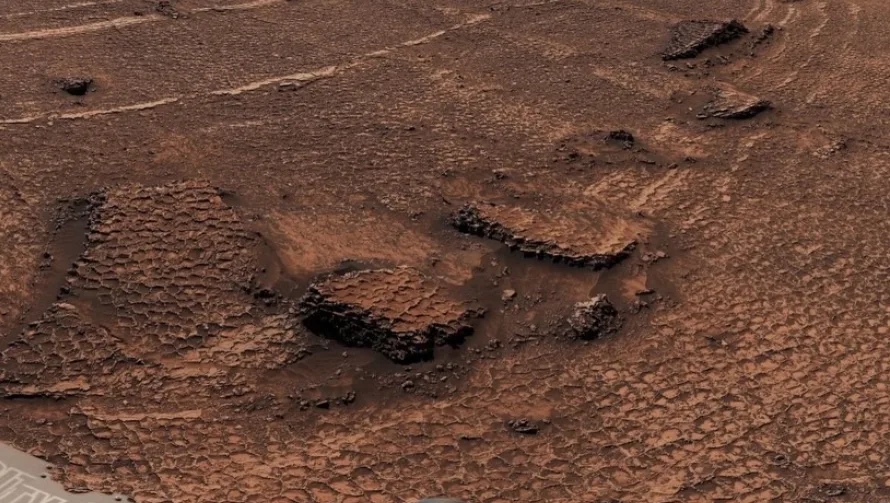 Rover Curiosity halla patrón de grietas en Marte