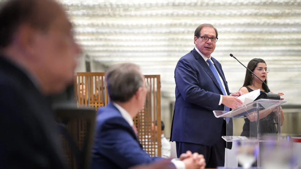 Críticas ao ativismo judicial e embate com Barroso: conheça o novo presidente do STJ