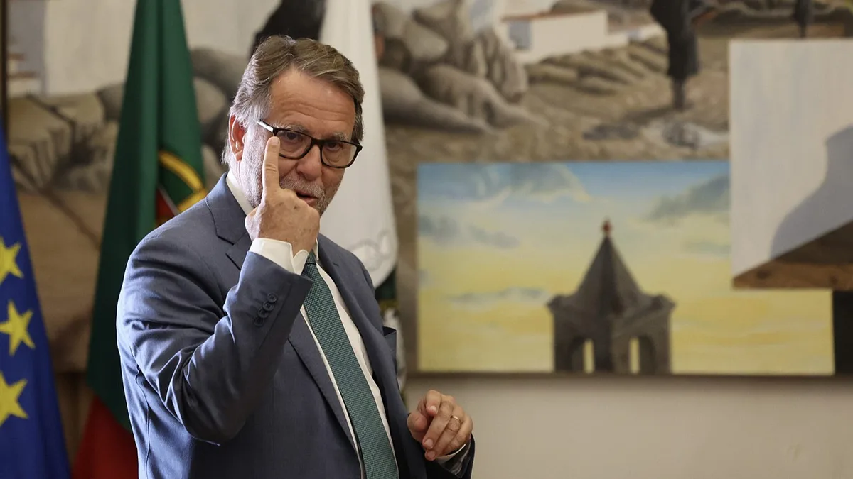 Novo secretário-geral é exemplo de "servidor público" ao contrário do antecessor, diz Luís Neves