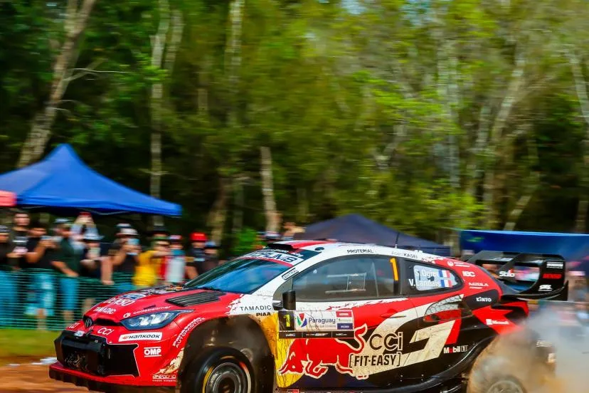 Sébastien Ogier jette l'éponge au Rallye du Paraguay, Adrien Fourmaux victime d'une crevaison