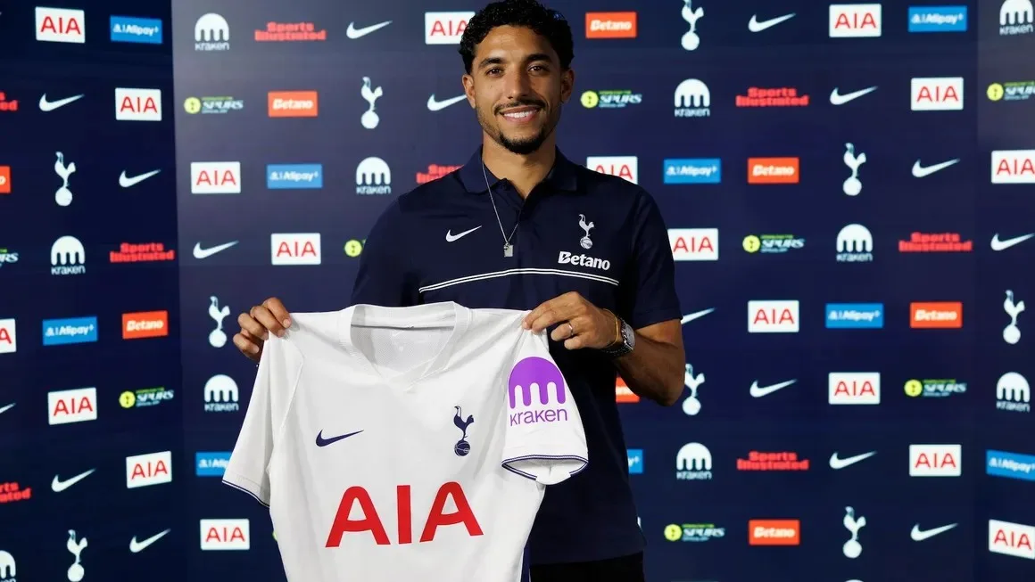 Tottenham anuncia a contratação de Omar Marmoush, do Manchester City