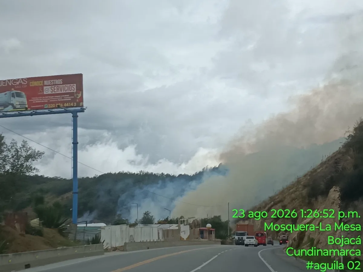 Incendios forestales mantienen en alerta a Cundinamarca: hay restricciones en la vía Mosquera-La Mesa