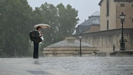 L'Hérault et le Gard placés en vigilance orange pour un risque de pluies, d'inondations et d'orages à partir de lundi après-midi, annonce Météo-France